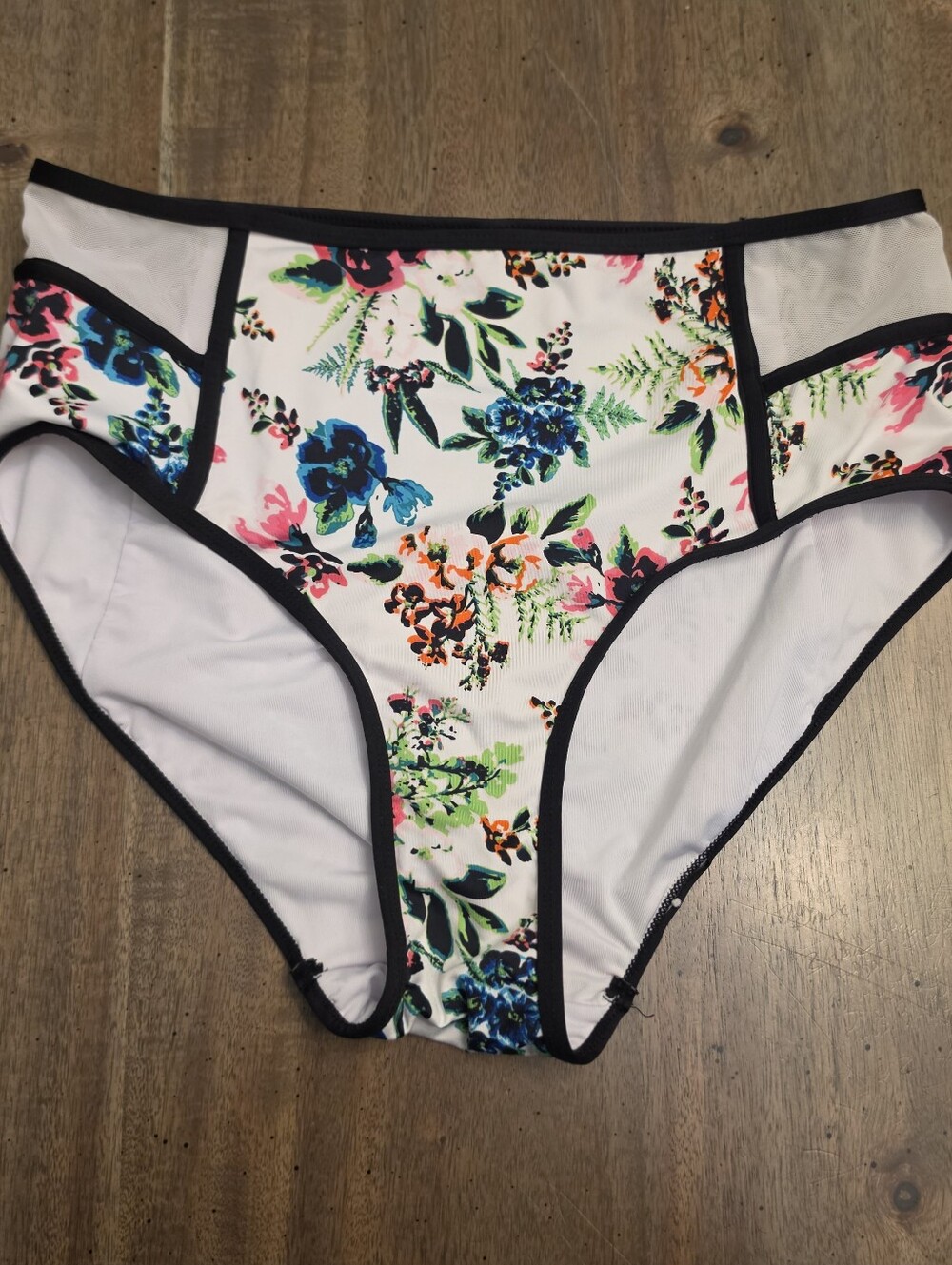 3/20.00. La Vie En Rose Swim Suit Bottoms